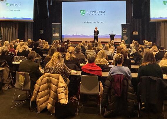 Ledersamling - bilde fra salen