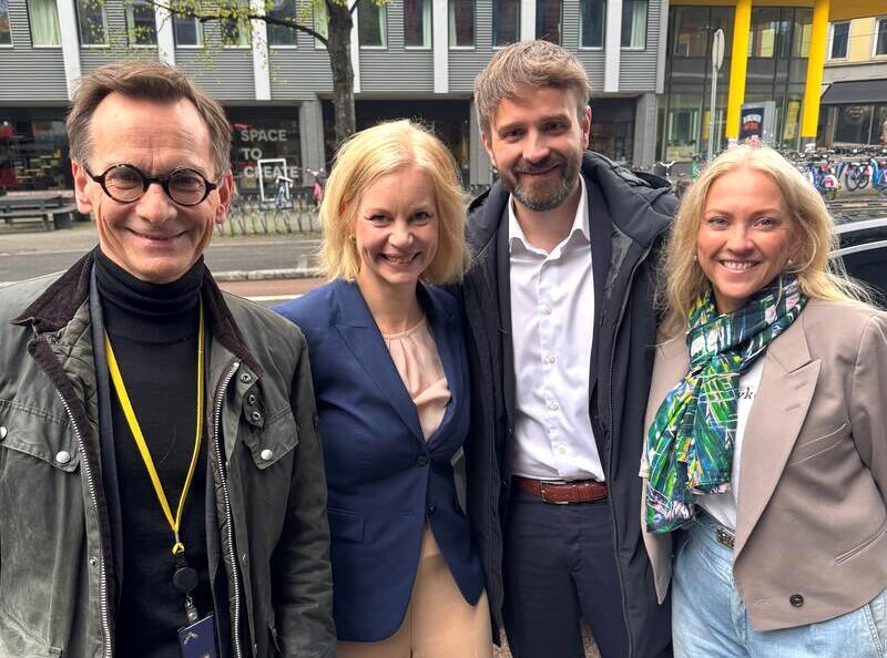 Rektor Christen Krogh, forsknings- og høyere utdanningsminister Sigrun Aasland, helseminister Jan Christian Vestre og forbundsleder i Norsk Sykepleierforbund Lill Sverresdatter Larsen