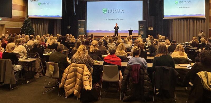 Ledersamling - bilde fra salen